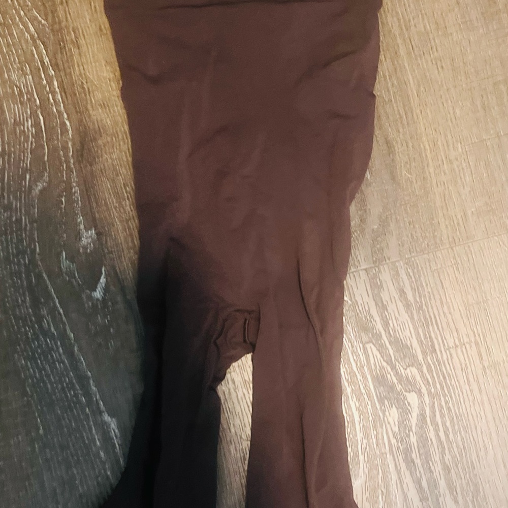 SKIMS Women's Chocolate Brown High-Waist Leggings